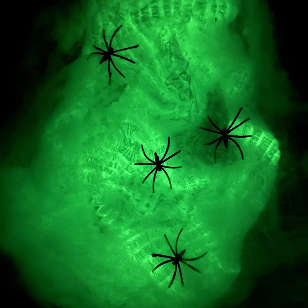 Leuchtende Spinnennetze für schaurige Halloween Dekorationen – Bild 5