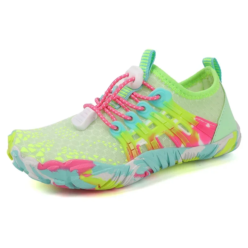 Farbenfrohe Wasserschuhe für Kinder – Barfuß-Sandalen für den Sommer