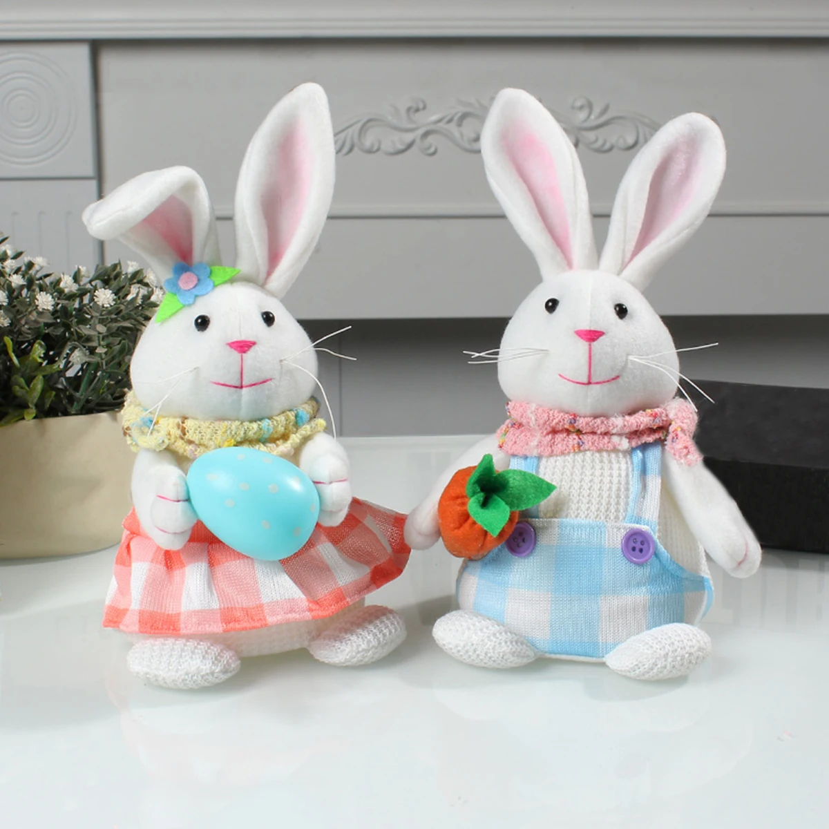 Bezaubernde Oster-Dekoration: Leuchtender Hase mit Gnom-Design – Bild 3