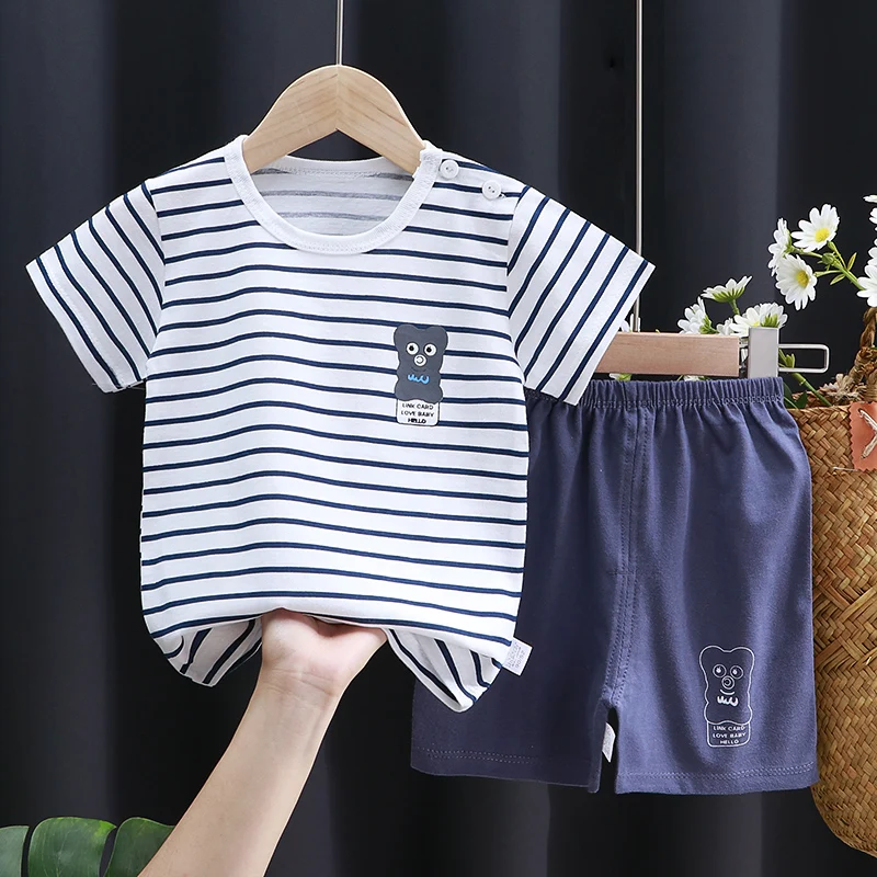 Hübsches Kinder-Outfit für Jungen und Mädchen mit T-Shirt und Shorts – Set11 , 6M-9M