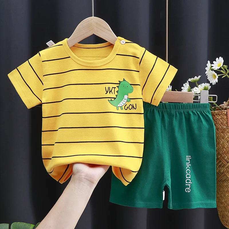Hübsches Kinder-Outfit für Jungen und Mädchen mit T-Shirt und Shorts – Set10 , 3T