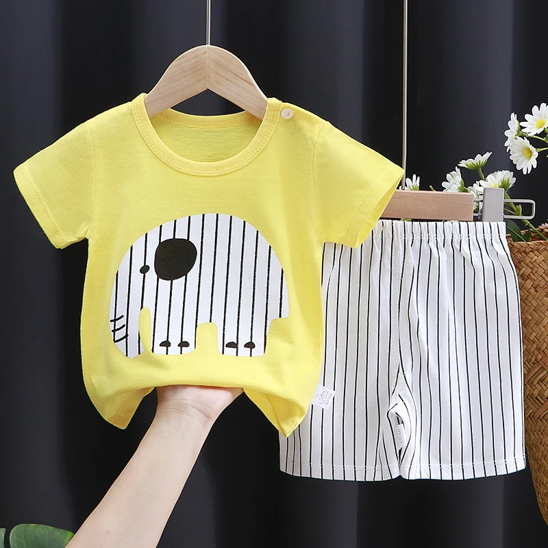 Hübsches Kinder-Outfit für Jungen und Mädchen mit T-Shirt und Shorts – Set2 , 3T