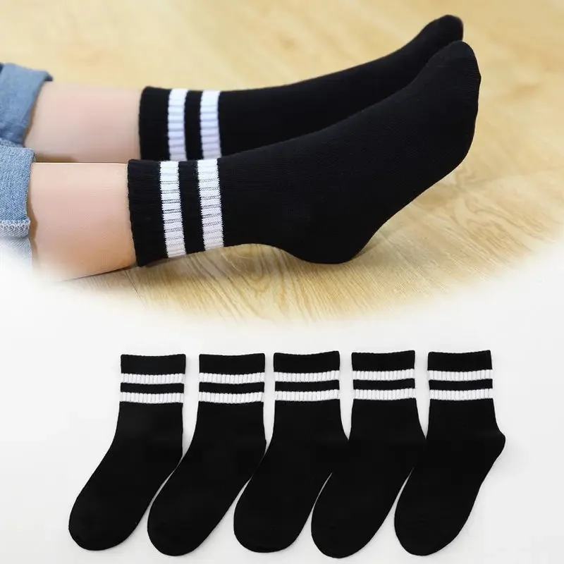 Bequeme Baumwollsocken im 5er-Set für Kinder – Grau, Schwarz, Weiß