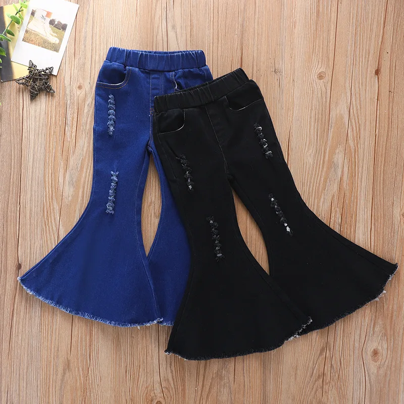 Bequeme und stylische Jeans für kleine Mädchen von 2 bis 6 Jahren