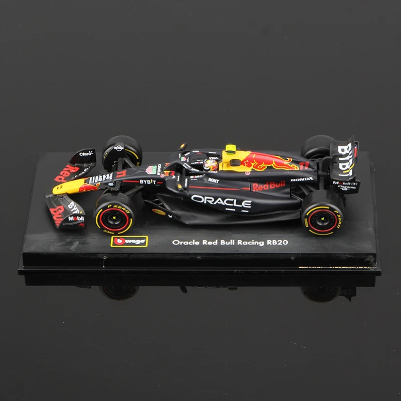 Bburago 1:43 F1 Modellauto – Formel Rennsport für Kinder – No.11 Dust cover