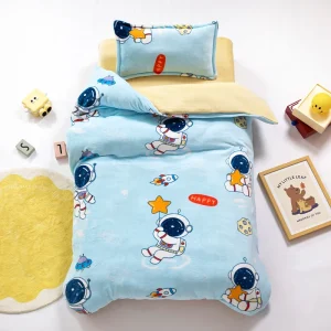 Wärmendes Babybettset mit Astronautenmotiven für Herbst und Winter