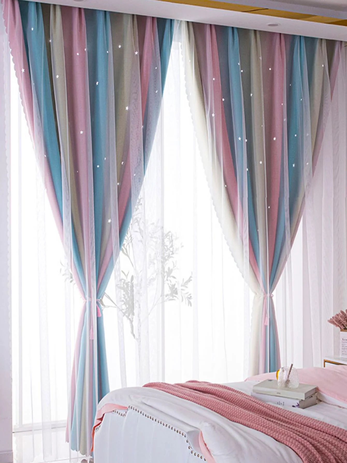 Bunte Kinderzimmervorhänge in Blau und Pink mit Sternen – Bild 3