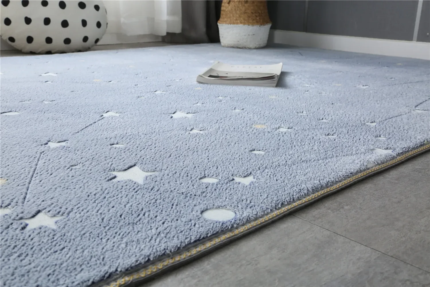 Leuchtender Teppich für Kinderzimmer mit Sternenmotiv – Bild 4