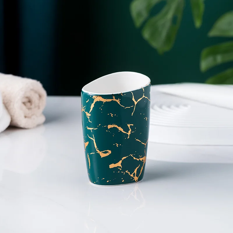 Elegantes fünfteilige Keramik-Badezimmer-Set für Familie – mouthwash cup