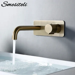 Eleganter Wandmontierter Wasserhahn für Bad mit Goldfinish
