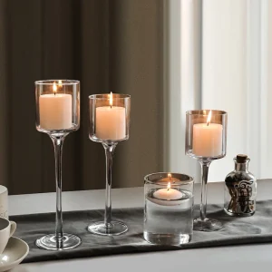 Elegante Glas-Teelichthalter im modernen Design für Hochzeiten