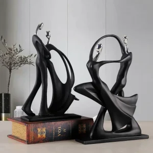 Nordic Kunst: Tanzendes Paar aus Resin für stilvolle Wohnräume